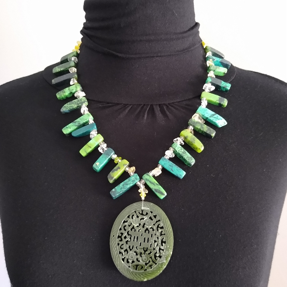 Necklace with pendant